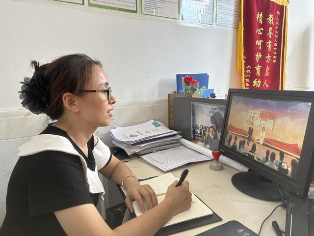 安居区三家镇中心幼儿园开展2024年思政教育秋季开学第一课(图2)