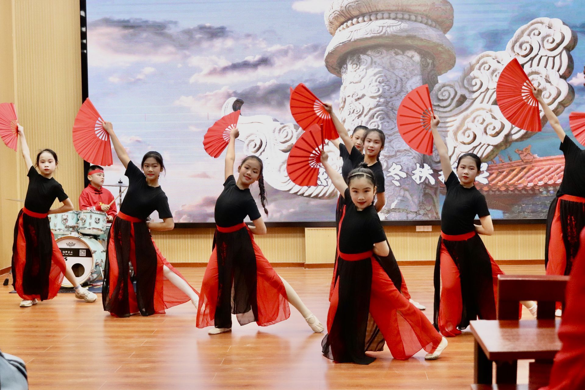 凯发国际：西乡塘区各中小学、幼儿园开学第一课亮点纷呈(图2)