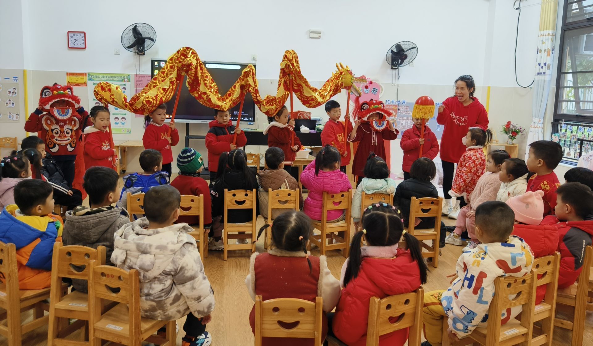 凯发国际：西乡塘区各中小学、幼儿园开学第一课亮点纷呈(图5)