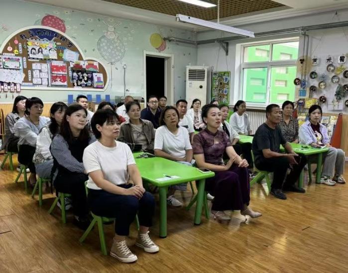 济南市天桥区幼教中心实验幼儿园召开2024年秋季新学期家长会_大众网(图6)