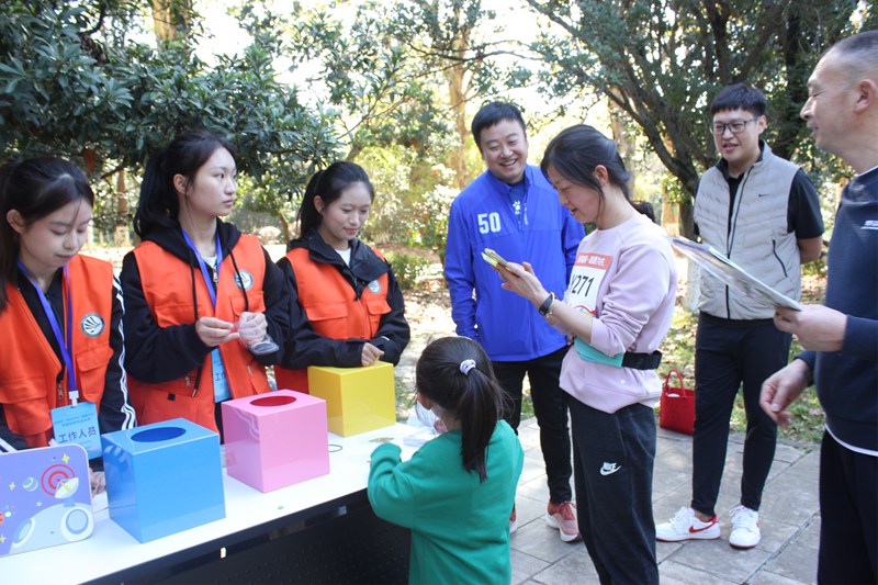6000余人次参与！贵阳市“幼有善育·健康为先”暨师幼体育活动季举行(图2)