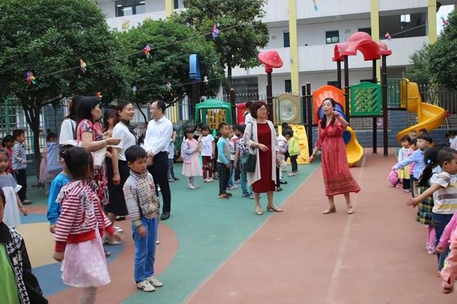 22年幼儿园学生4628万人再看23年的幼儿入园人数差距太大(图7)