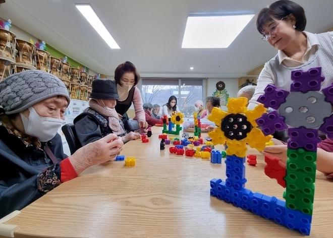看到22年幼儿园入园4628万人再看23年幼儿入园人数差距太大了(图3)
