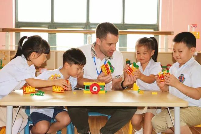 看到22年幼儿园入园4628万人再看23年幼儿入园人数差距太大了(图9)