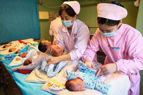看到22年幼儿园入园4628万人再看23年幼儿入园人数差距太大了(图14)