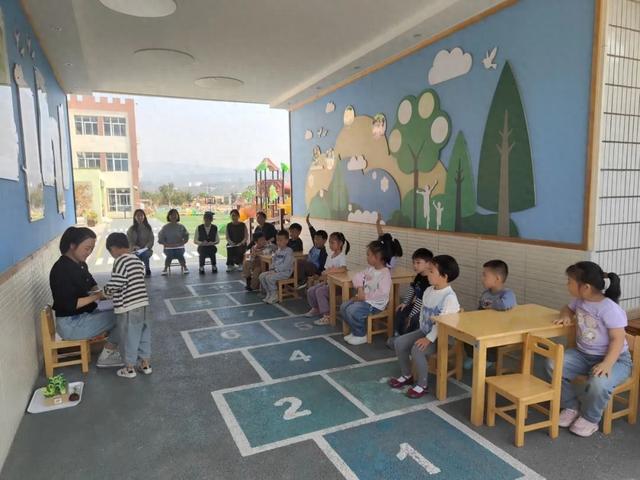 推门见真章幼教展风采——灞桥区席王街道中心幼儿园教师公开课活动(图1)