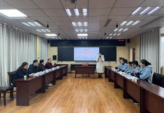 江安县迎安镇中心幼儿园召开2024年度县级课题开题报告会(图1)