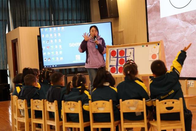 遂宁市2024年幼儿园教育科研工作专题研修活动在安居区举行(图4)