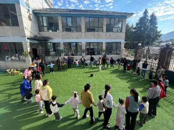 潜山市五庙中心小学幼儿园开展“家长半日开放周”活动(图2)