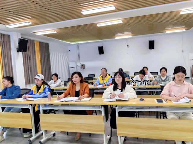 凯发国际：宜宾市南溪区北城幼儿园开展2024年秋期新教师见面课(图4)