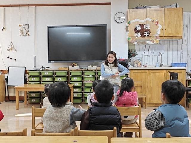 3岁以下的娃谁来带？幼儿园里的托班巧解家长“后顾之忧”(图1)