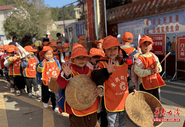 会同县青朗幼儿园：萌娃踏春行自然课堂解锁童趣成长密码(图1)