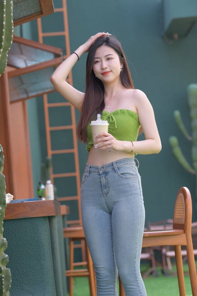 青草视屏下(图1)