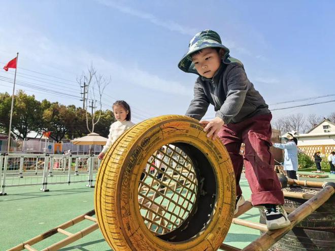 凯发k8旗舰厅ag：两所普通幼儿园的转型启示(图6)