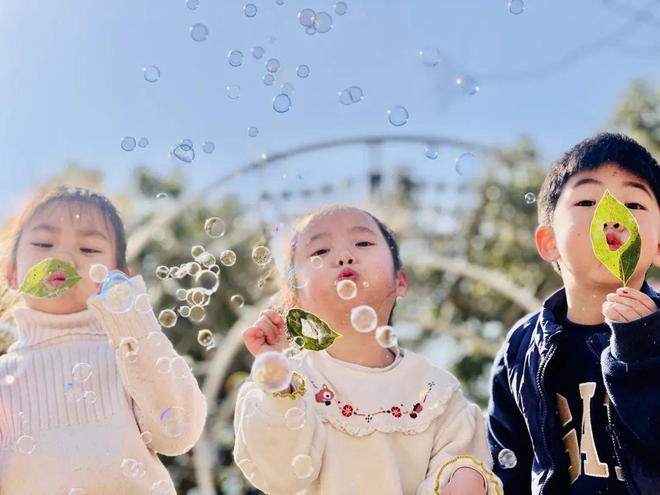 凯发k8旗舰厅ag：两所普通幼儿园的转型启示(图9)