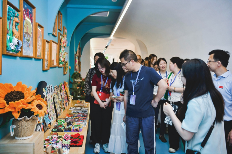高职院校如何“破圈”发展？全国40余家主流网络媒体带你到重庆工贸职业技术学院寻找答案(图4)