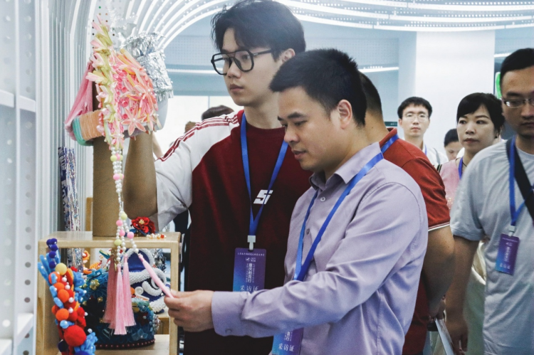 高职院校如何“破圈”发展？全国40余家主流网络媒体带你到重庆工贸职业技术学院寻找答案(图5)