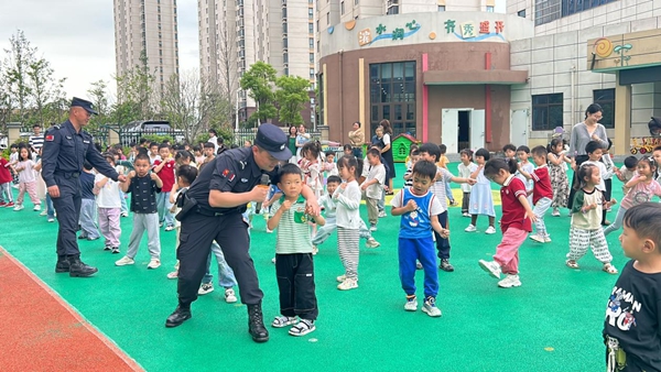 怀宁县独秀幼儿教育集团滨河幼儿园开展家长进校园系列活动(图2)
