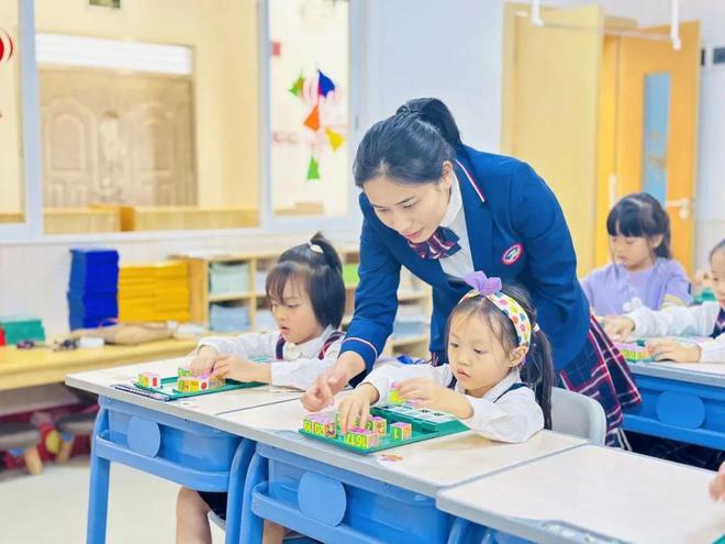 凯发国际首页：玩出未来学霸！花都这所幼儿园用游戏激发孩子的超能力(图8)