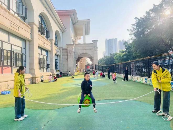 凯发国际首页：玩出未来学霸！花都这所幼儿园用游戏激发孩子的超能力(图6)