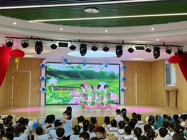 固镇县磨盘张中心幼儿园举办大班组毕业典礼活动(图2)