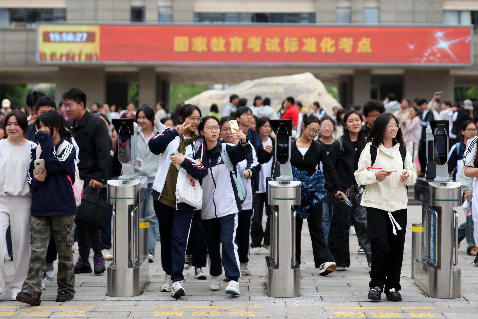 最新数据！全国幼儿园一年关掉2万所少子化冲击正持续显现(图4)