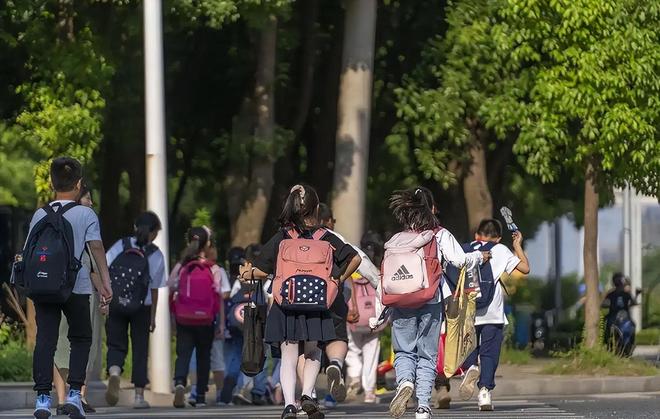 没人生娃了？上海一产科医生称：从一晚上8个剖腹产到现在1个没有(图10)