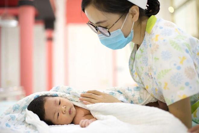 没人生娃了？上海一产科医生称：从一晚上8个剖腹产到现在1个没有(图18)