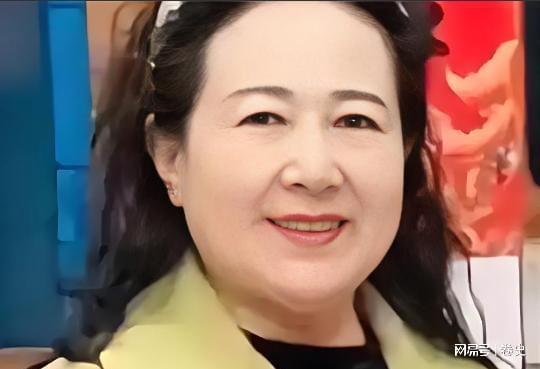 天水幼儿园“主谋”正脸曝光！长脸尖下巴获奖无数网友：双面人(图6)
