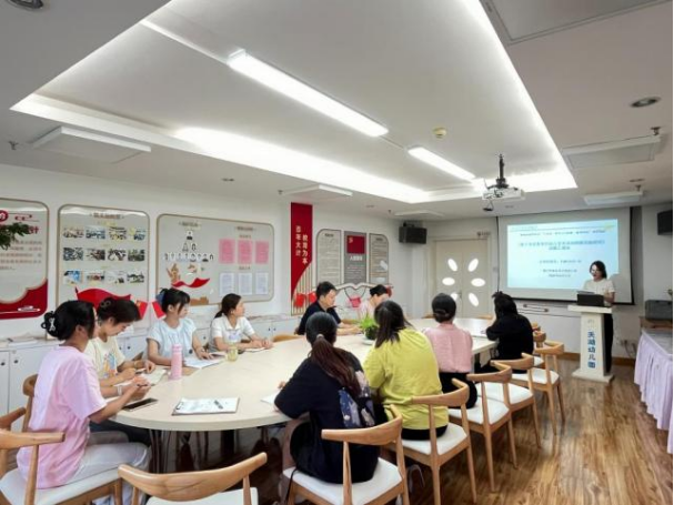 艺术活动创生美境多维浸润滋养童心——厦门市海沧区天湖幼儿园《基于美感教育的幼儿园艺术活动创新实践研究》课题圆满结题(图2)