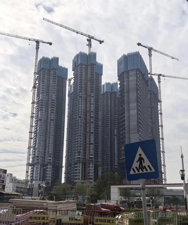 凯发k8旗舰厅ag：【鸿荣源观城】加推楼王户型约88-117平3-4房！(图7)