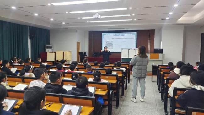 凯发国际首页：襄阳市工业学校举行襄阳幼儿保育及文化艺术教育基地体验启动仪式(图4)