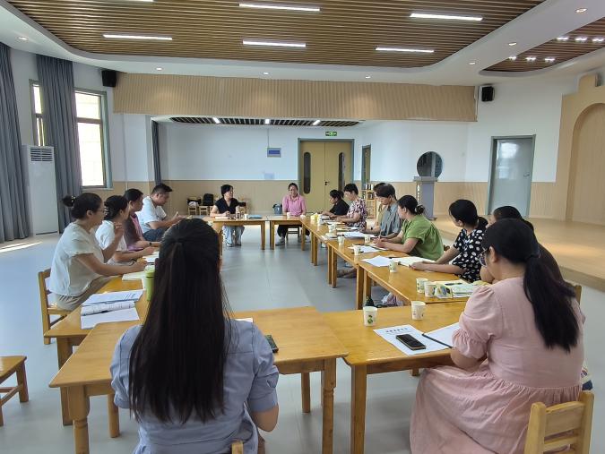 固镇县示范幼儿园教育集团召开2025年秋季小班新生家长会(图1)