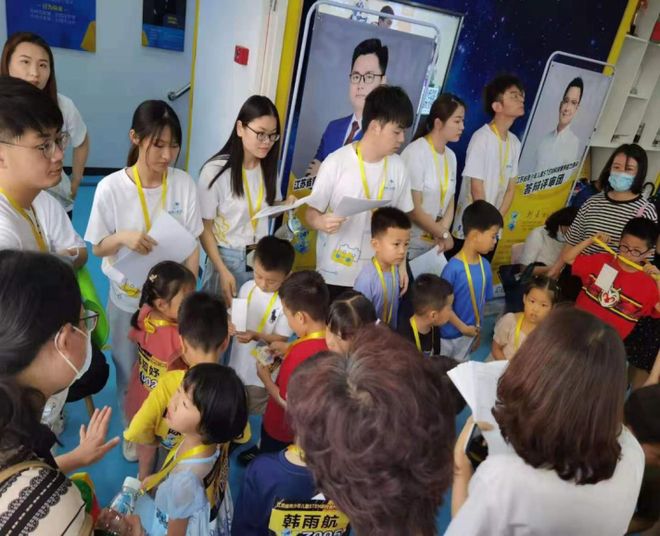 凯发国际：韩博士幼儿乐高人工智能课程做人工智能时代的先行者。(图3)