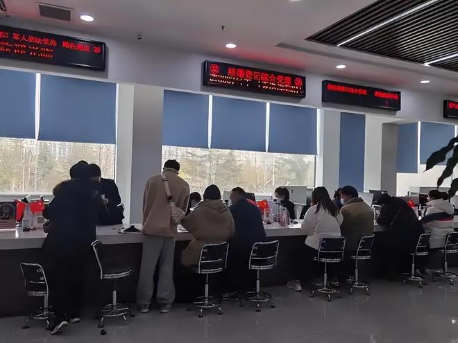 凯发国际：小学“关停潮”来了教师过剩2025年第一个被打破的铁饭碗出现(图15)