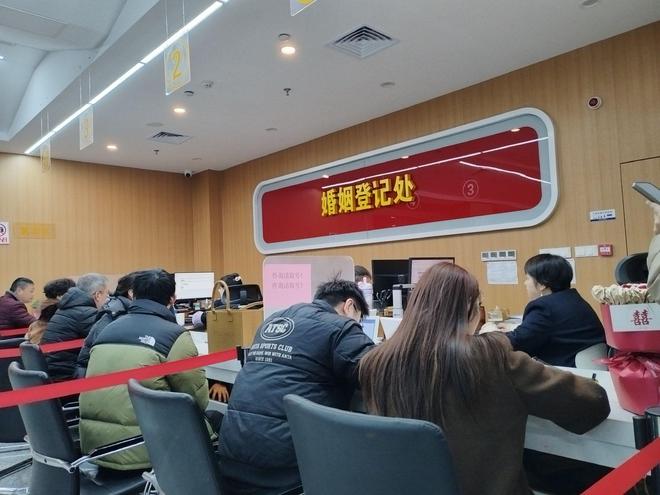 凯发国际：小学“关停潮”来了教师过剩2025年第一个被打破的铁饭碗出现(图16)