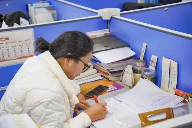 凯发国际：小学“关停潮”来了教师过剩2025年第一个被打破的铁饭碗出现(图25)