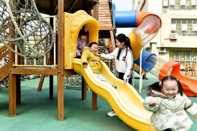 凯发国际：2025年秋季学期起广州免除公办幼儿园学前一年保教费(图3)