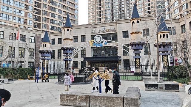 “促销后悄然转让”郑州一幼儿园被曝停课街道：已成立专班(图1)
