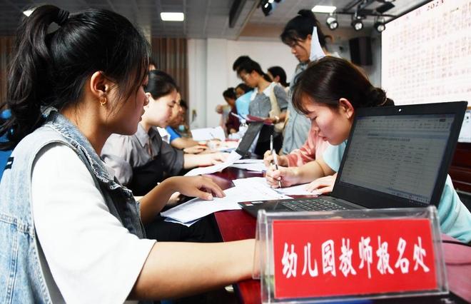 盘锦虐童案开庭：15天遭10人施暴会背古诗的娃虐成“精神障碍”(图12)