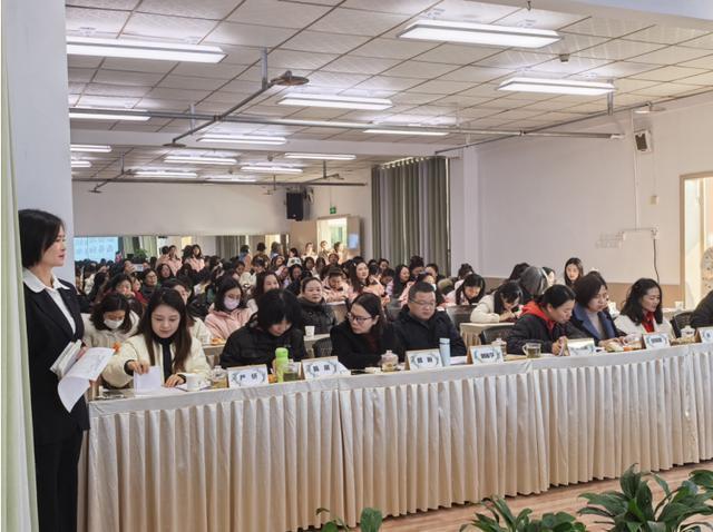 宜宾市南溪区2025年幼儿教师弹唱技能比赛在康安幼儿园举行(图2)