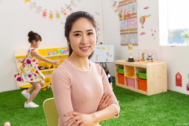 45万教师消失背后：少子化如何重塑中国教育版图？(图1)