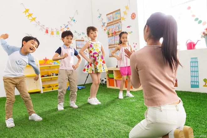 45万教师消失背后：少子化如何重塑中国教育版图？(图4)