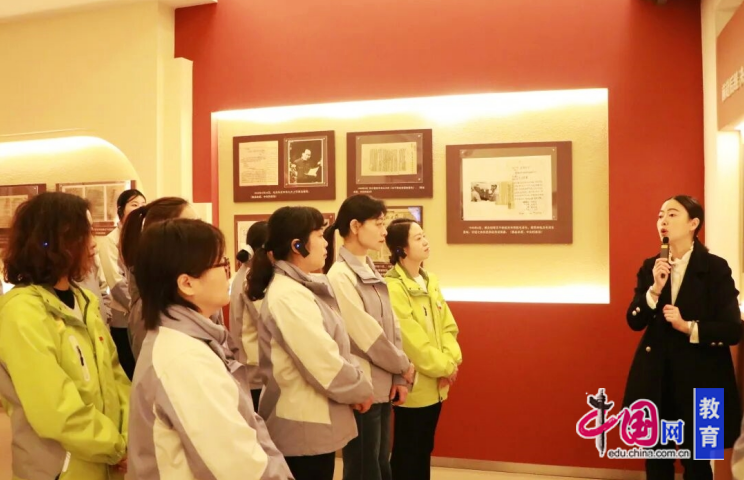 宜宾翠屏区级机关幼儿园学前教育集团走进宜宾档案馆开展主题党日活动(图1)