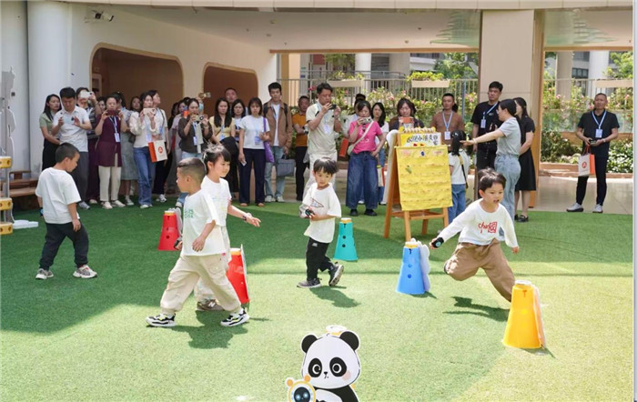AI赋能教育提质增效阿尔法蛋亮相第87届中国教育装备展(图4)