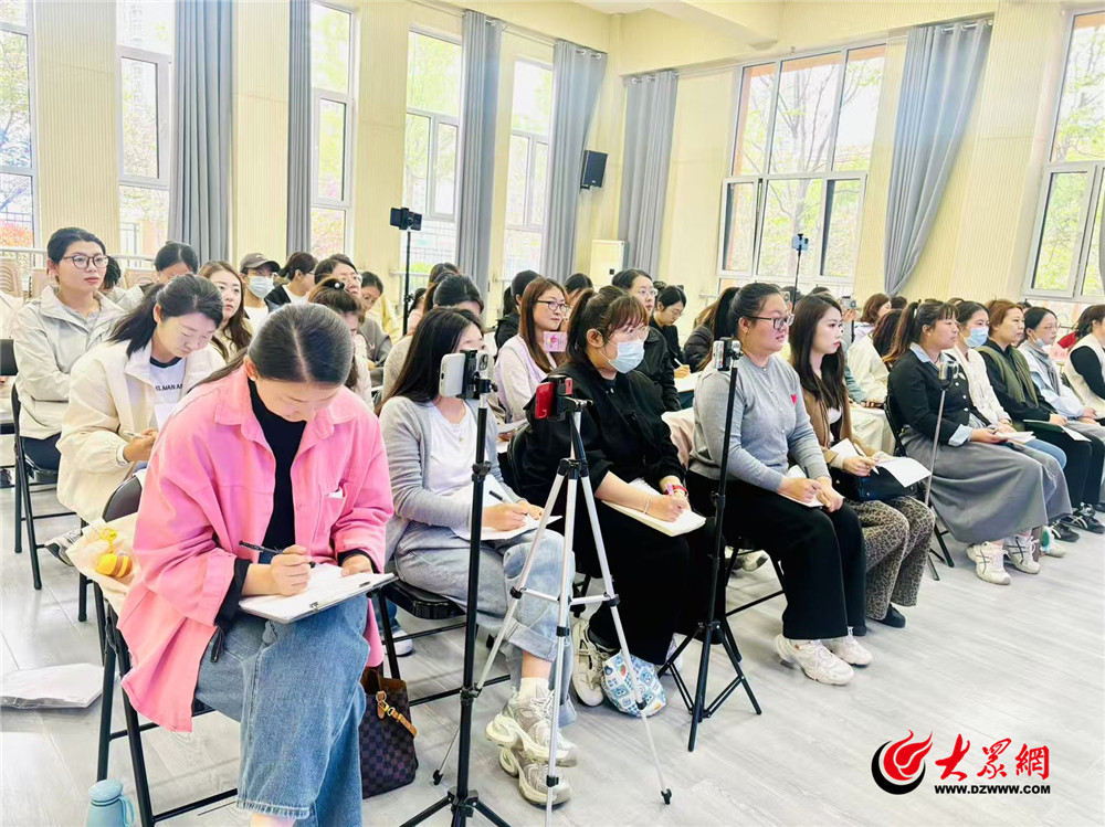 城阳区第二联盟共同体幼儿园新课程教材研讨暨公开课展示活动(图2)